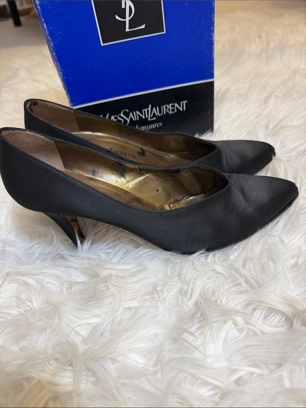 VINTAGE, Yves Saint Laurent Black Satin Pointed-Toe Kitten Heel Pumps Sz 9 - Picture 3 of 13